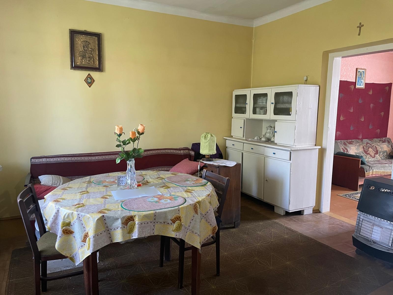 Dom 90 m2, do remontu, Kobylniki, gm. Skalbmierz, świętokrzyskie