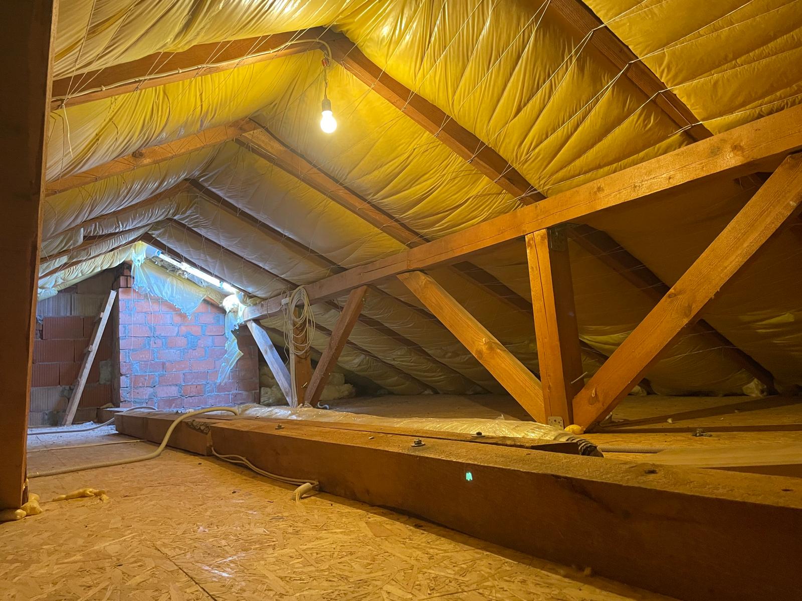 REZERWACJA Dom do zamieszkania 107 m2, Charbinowice, gm. Opatowiec, świętokrzyskie