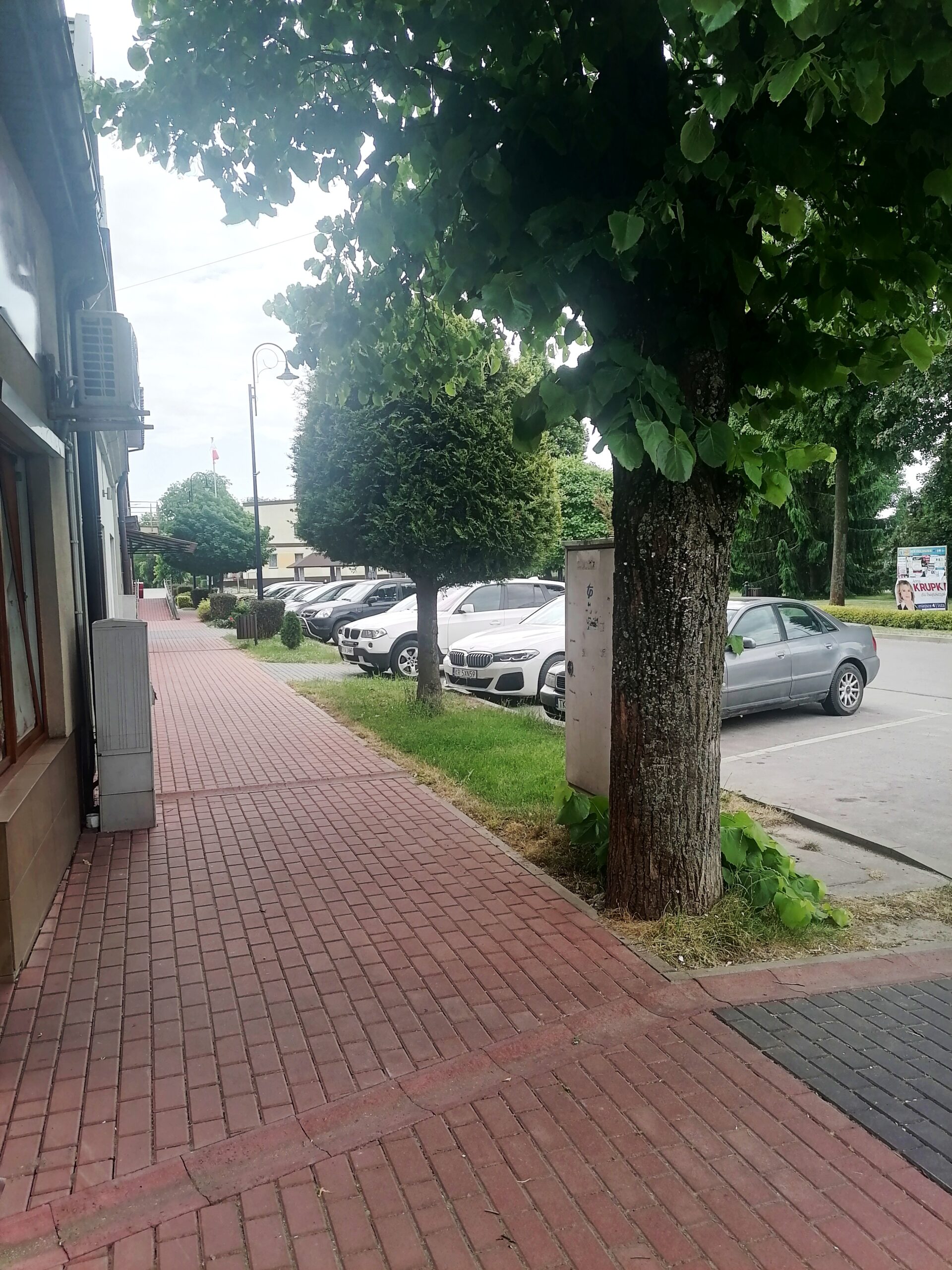 Budynek usługowy handlowy, Opatowiec, świętokrzyskie