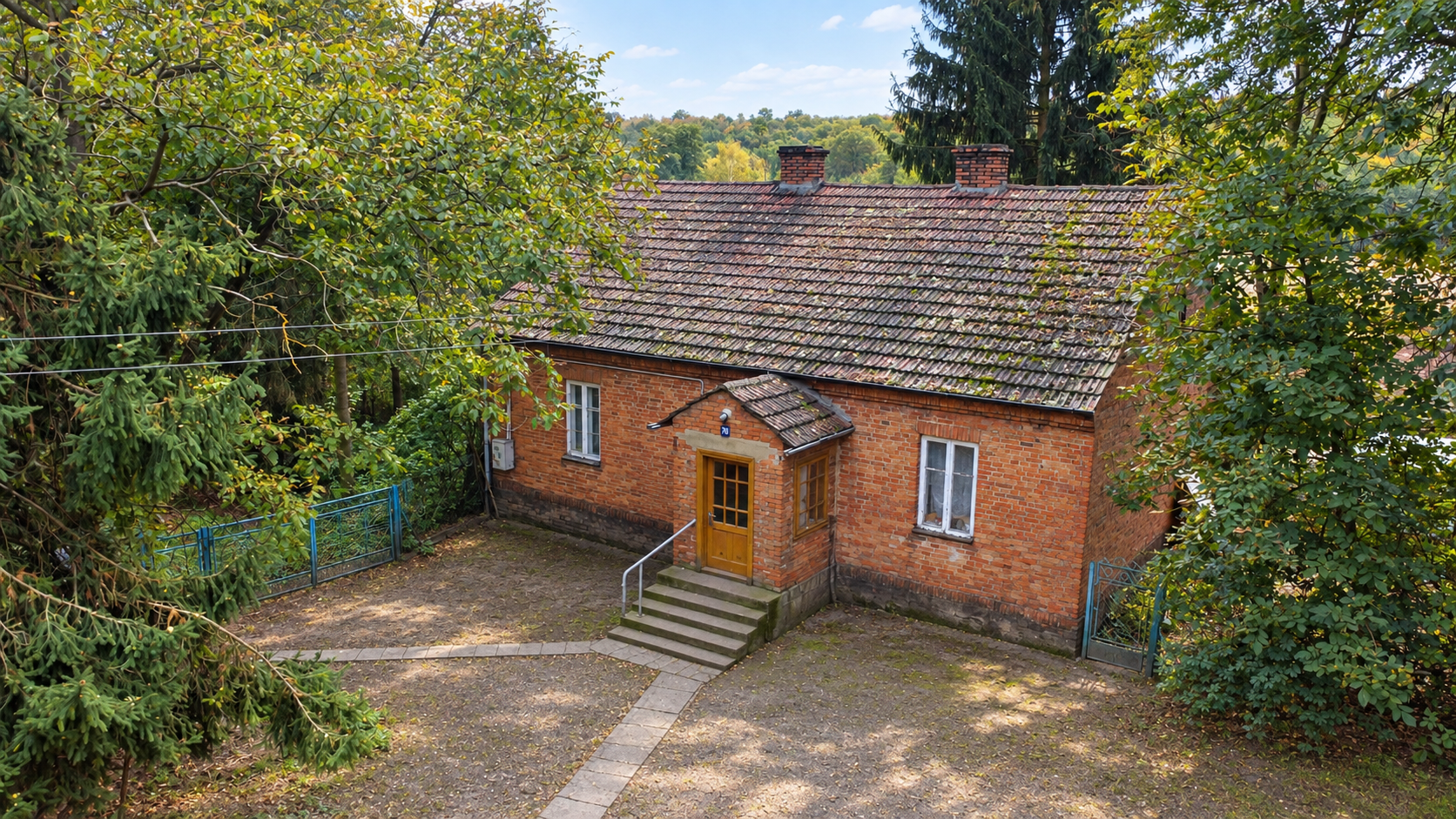 Dom, zabudowania gospodarcze, działka 1,67 ha, Sieradzice, powiat kazimierski, świętokrzyskie